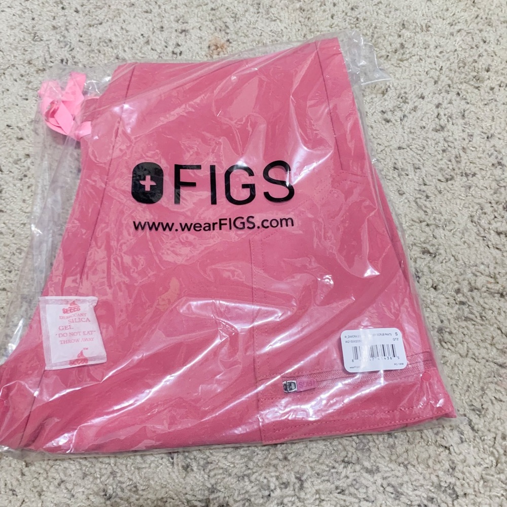 NWT Figs Zamora Small Petite Quartz